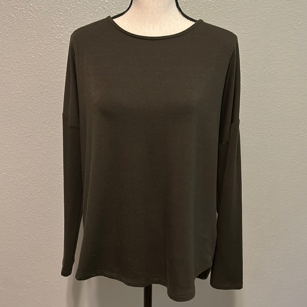 Staccato size small long sleeve shirt
